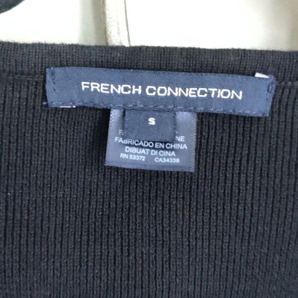 NWOT French Connection floral puff sleeve top - Picture 4 of 8